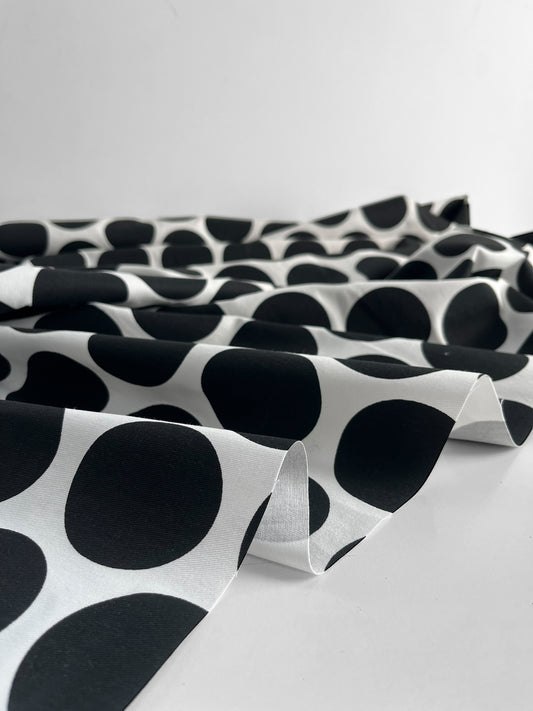 REMNANT 1.3m - Large Dots Twill