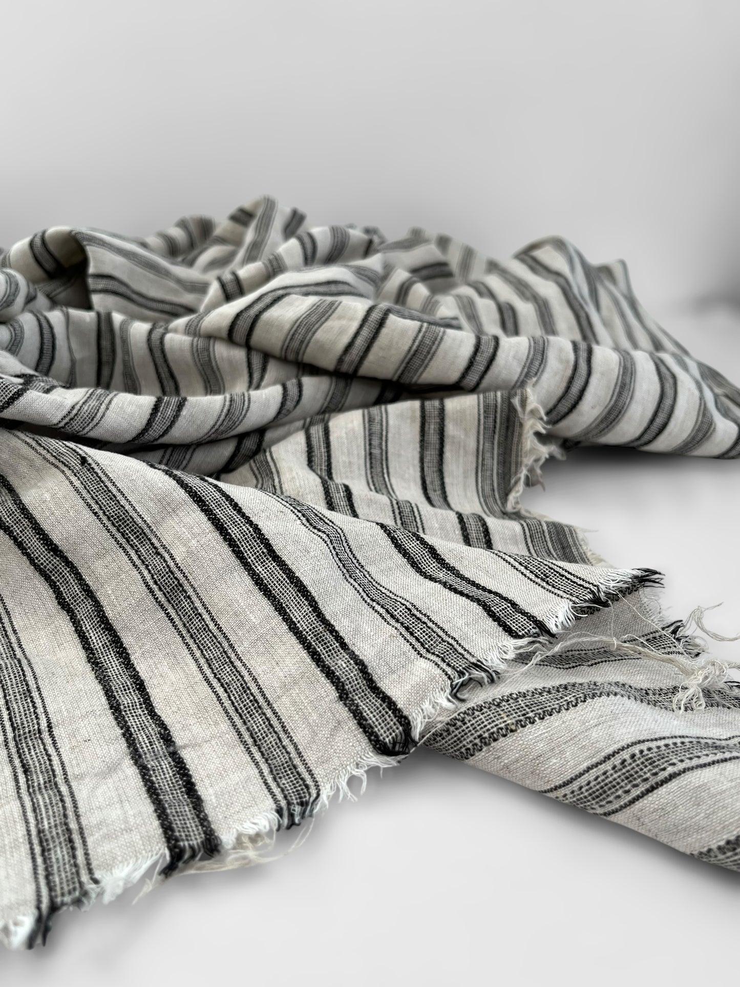 REMNANT 1.9m - Rustic Black