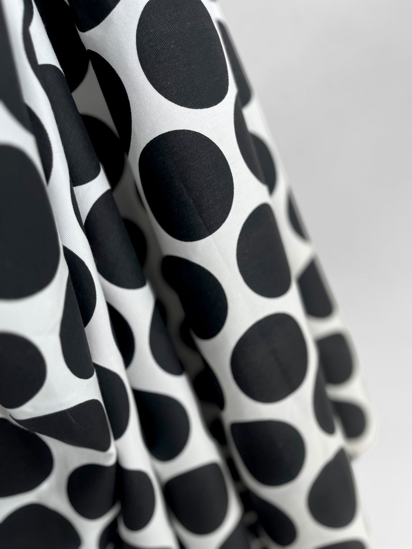 REMNANT 1.3m - Large Dots Twill