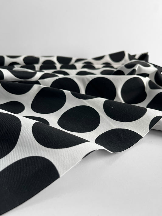 REMNANT 1.3m - Large Dots Twill