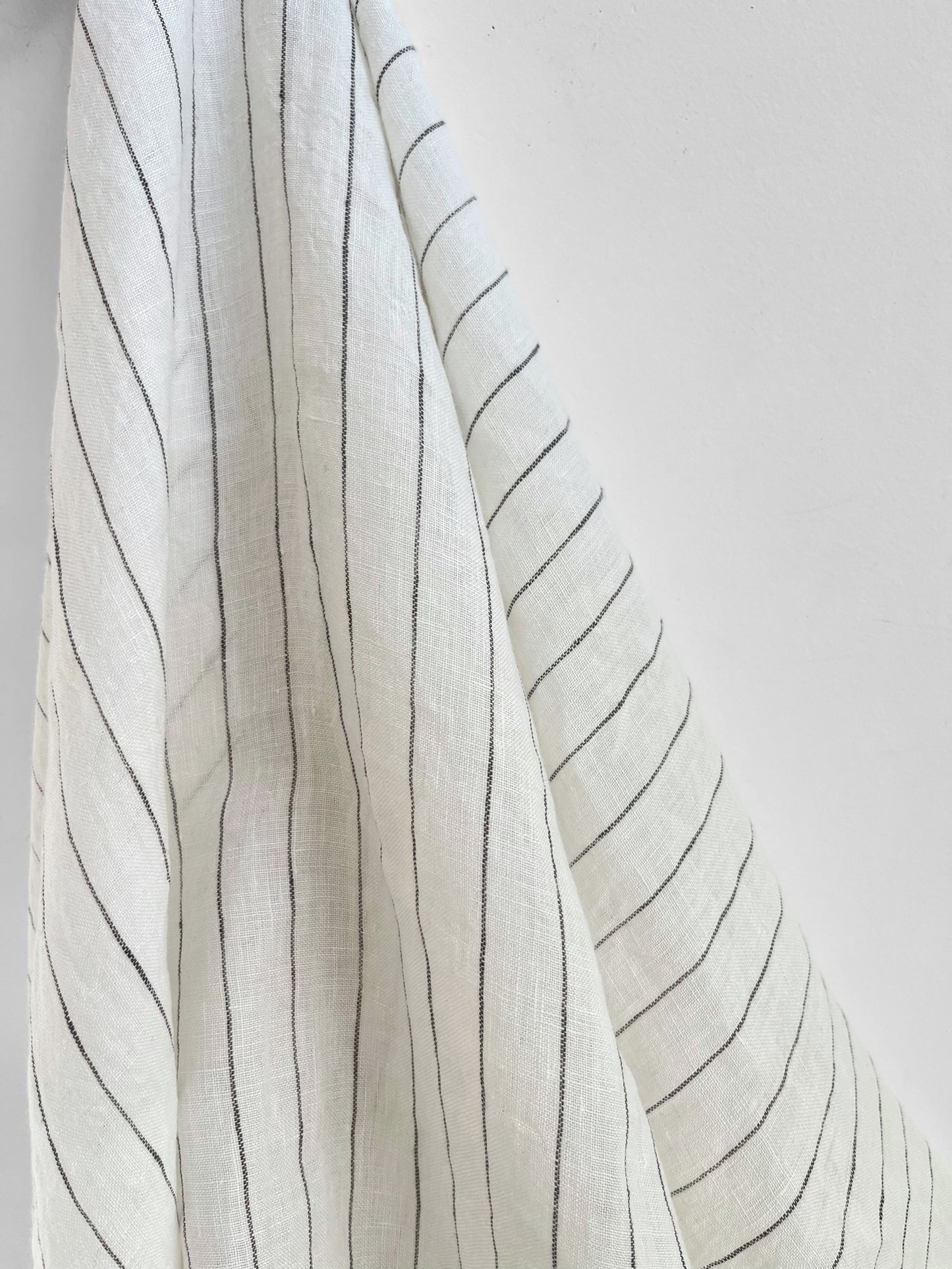 White Pinstripes 20mm